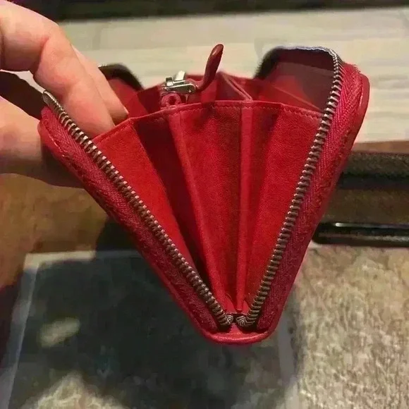 Prada Diagramme Calfskin Leather Continental Wallet GUC - Picture 5 of 14